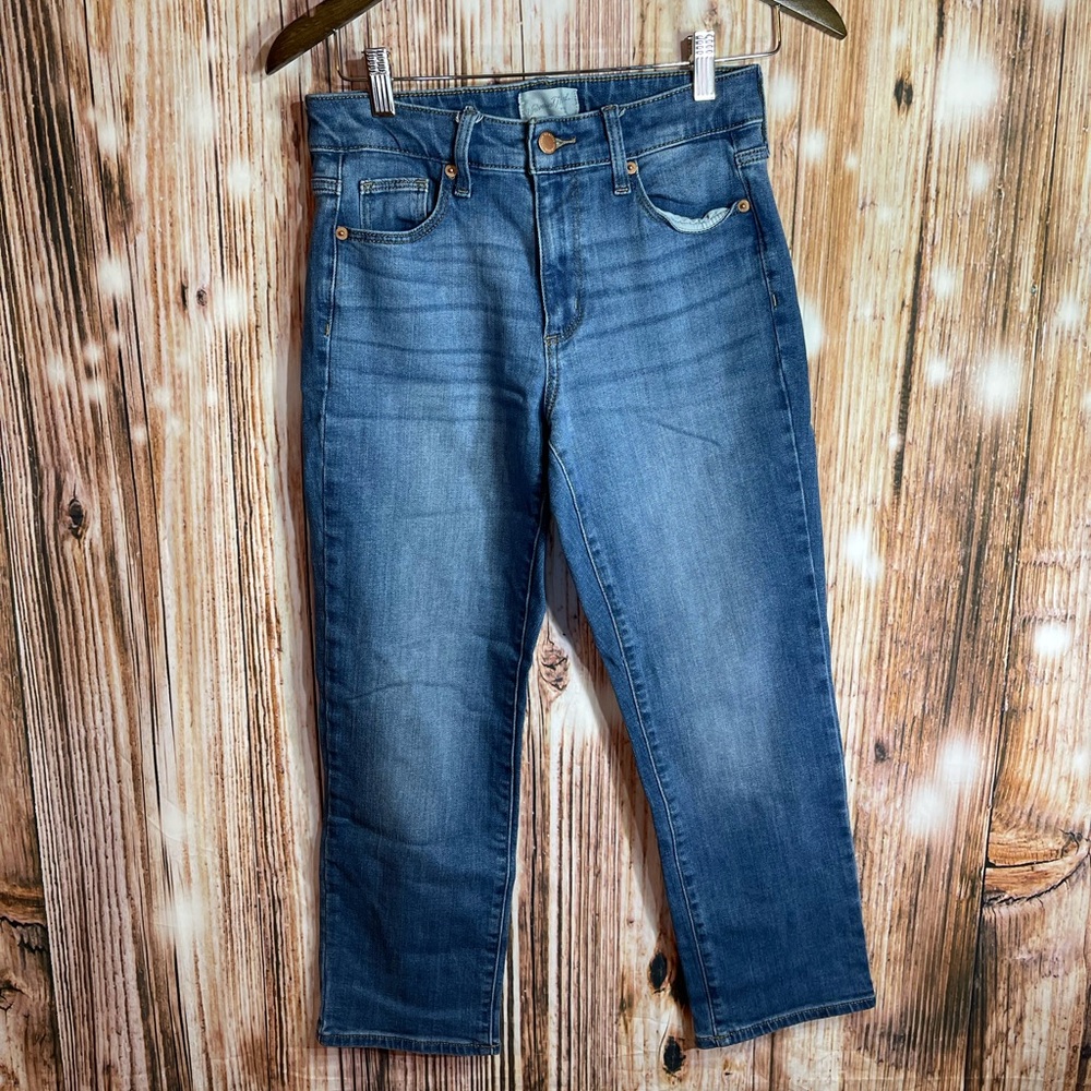Universal Thread Women's Size 4/27S Blue High Rise Straight Stretch Jeans.